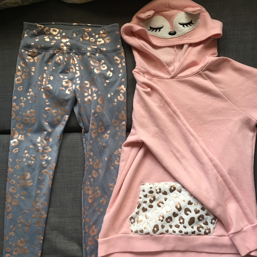 2 piece set peach/grey/gold accents